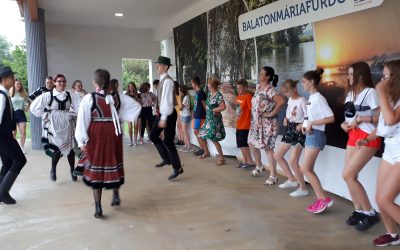 Lengyel gyerekek Balatonmáriafürdőn